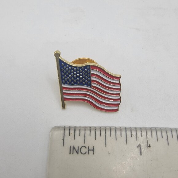 PinMart's Waving American Flag Patriotic‎ Suit Jacket Lapel Pin - Picture 4 of 4